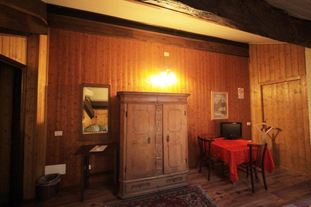 نوفاتي ميلانيسي Antica Corte Milanese المظهر الخارجي الصورة